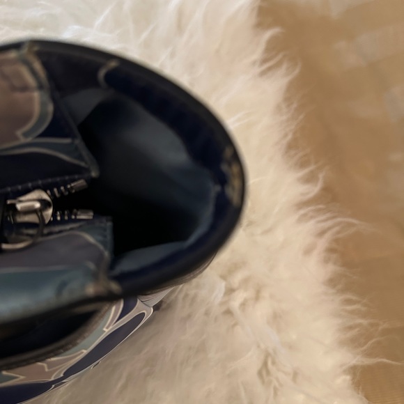 Vintage Coach Authentic Shoulder Bag - Picture 7 of 15